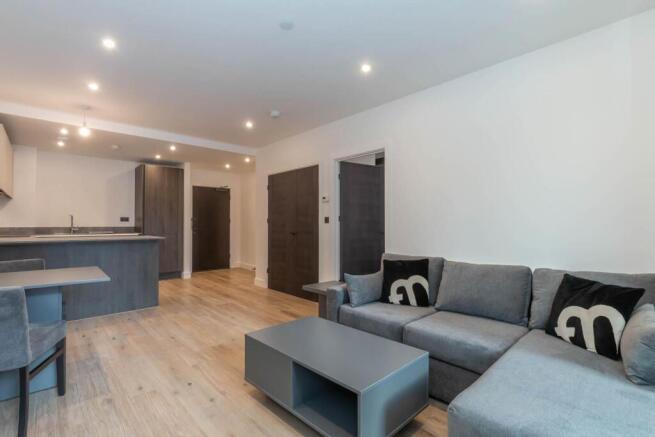 Lounge/Dining Area