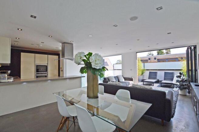 KITCHEN/DINER/RECEPTION ROOM