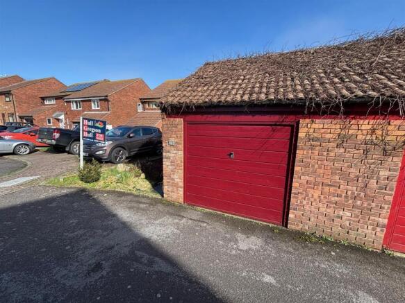 Garage 2.jpg