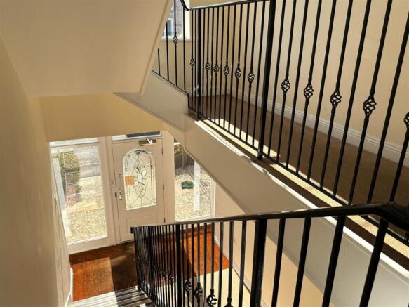 COMMUNAL HALLWAY.jpg