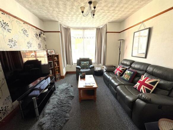 LIVING ROOM.jpg