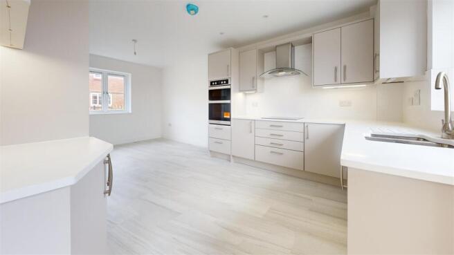 Kitchen (19).jpg
