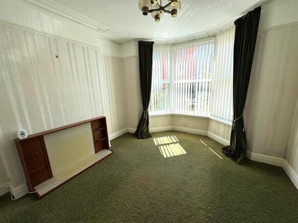 LIVING ROOM.jpg