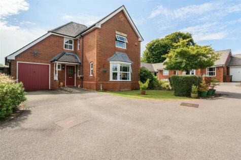 Rayner Close, Crowborough