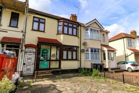 Carnarvon Avenue, Enfield, Middlesex, EN1