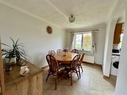 St. Michaels Close, Shalfleet, Newport