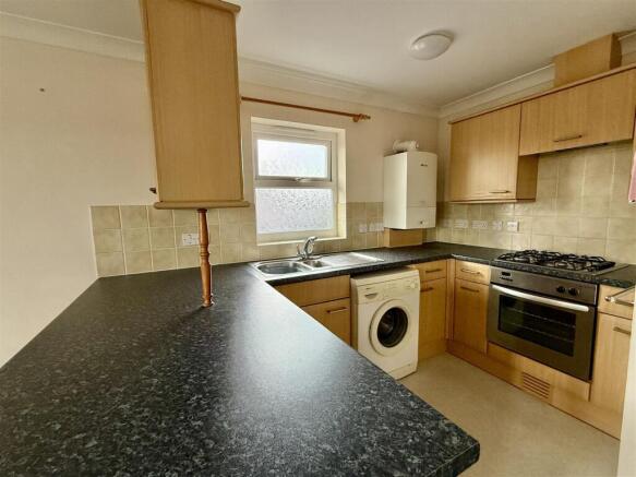 Living/Kitchen Area: