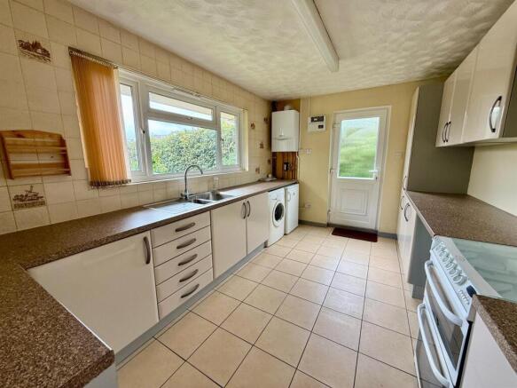 Kitchen: