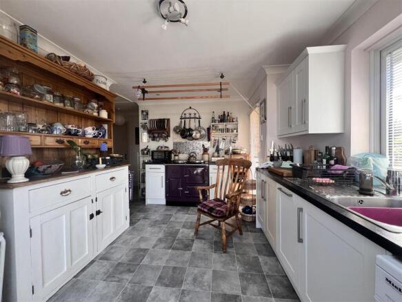 Kitchen: