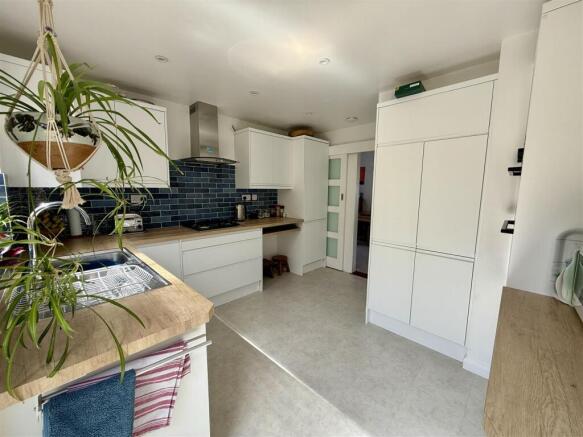Kitchen: