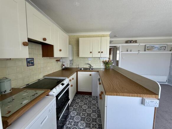 Kitchen Area: