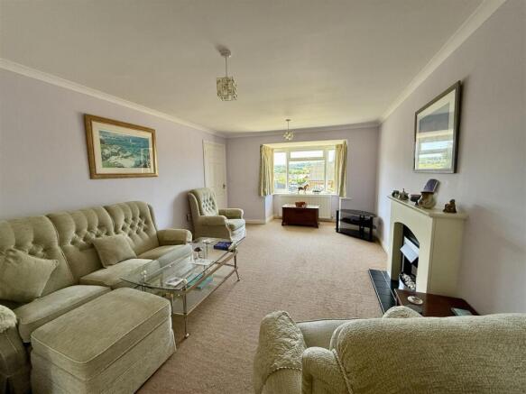 Sitting Area: