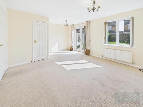 L shaped through lounge/dining room