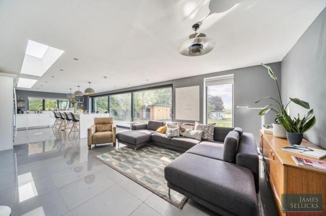 Spacious family kitchen
