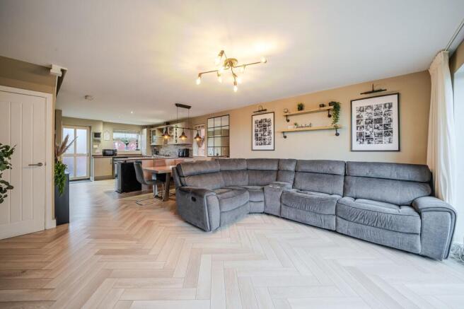 OPEN PLAN LIVING DINING KITCHEN