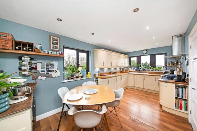 OPEN PLAN DINING KITCHEN