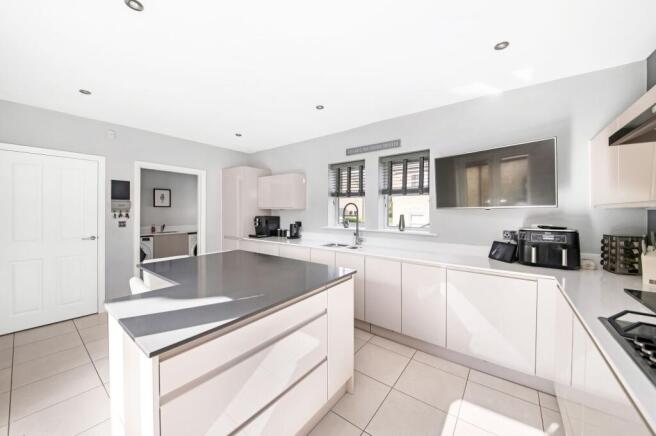 OPEN PLAN BREAKFAST KITCHEN ROOM