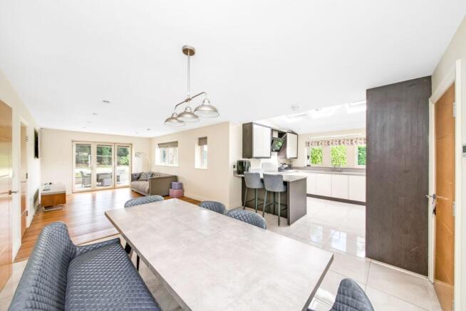 OPEN PLAN DINING KITCHEN