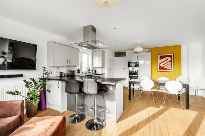 6-Oakdene-Close-11.jpg