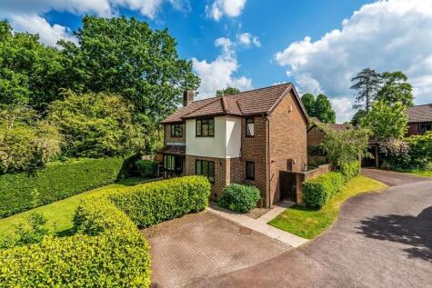Wildcroft Drive, North Holmwood, RH5
