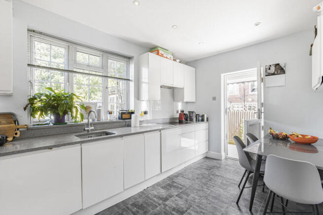 Kitchen/Dining