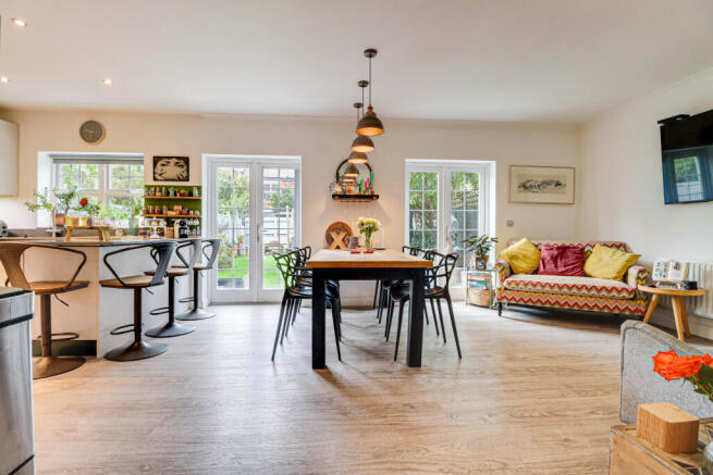 Kitchen/Dining