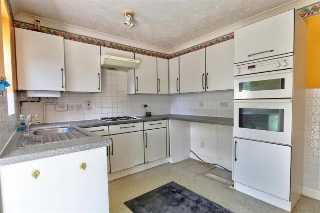 Kitchen 2.jpg