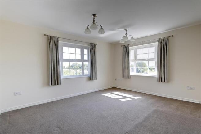 Sitting & Dining Room.jpg