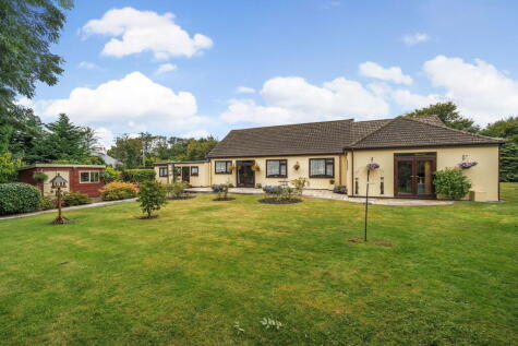 Travellers Rest, Illogan, Redruth, TR15 3UY