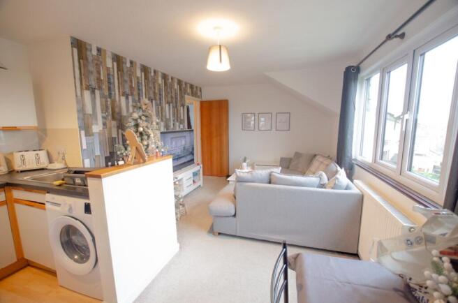 Flat 2, 2 Beaconsfield -08