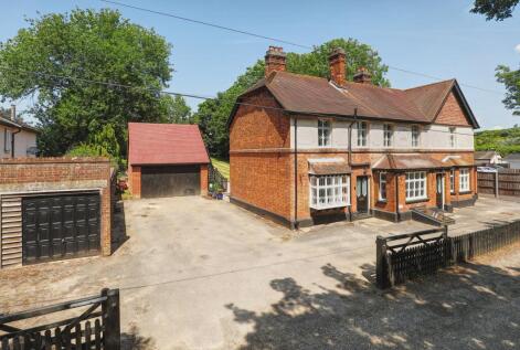 Barwick, High Cross, SG11