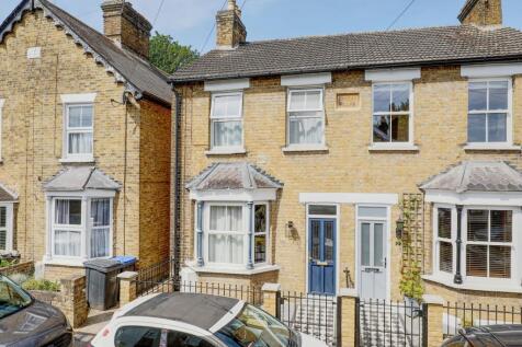 Gladstone Road, Ware, SG12