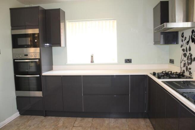 Fitted Kitchen Picture 2
