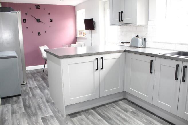 Fitted Kitchen Picture 2