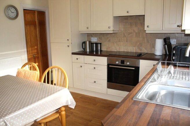 Fitted Kitchen Picture 2