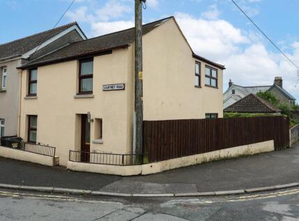 Slades Road, St Austell, PL25