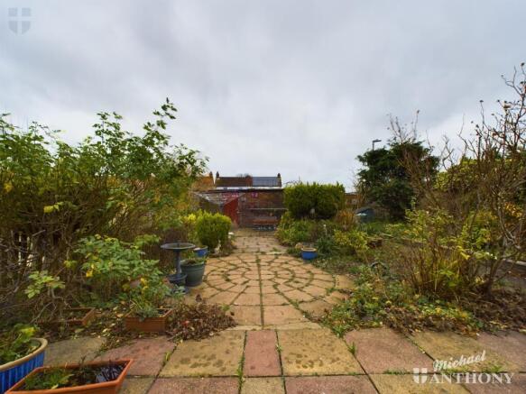 CAM03218G0-PR0458-STILL002