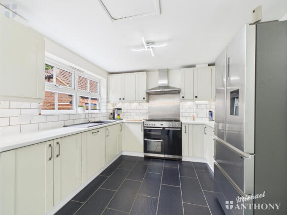 CAM03218G0-PR0687-STILL007