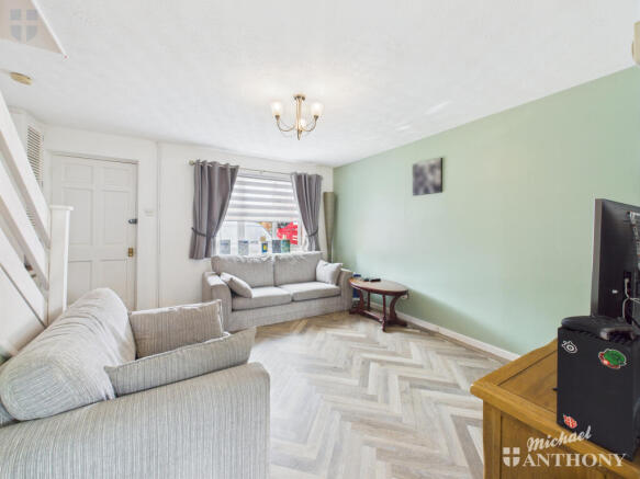 CAM03852G0-PR0327-STILL001