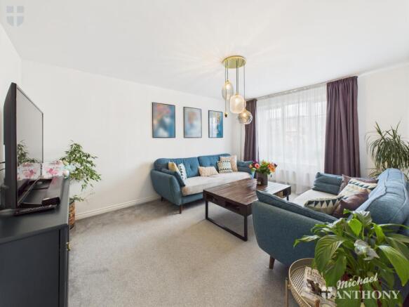 CAM03852G0-PR0333-STILL001