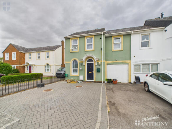 CAM03218G0-PR0718-STILL020