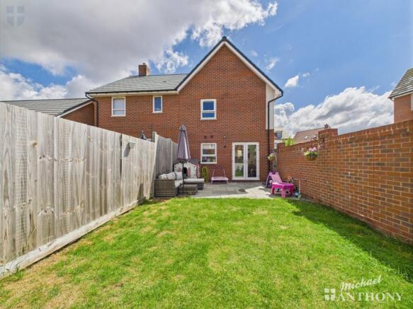 CAM03218G0-PR0704-STILL015