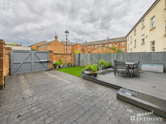 CAM03852G0-PR0363-STILL007