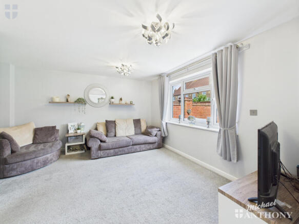 CAM03852G0-PR0370-STILL013