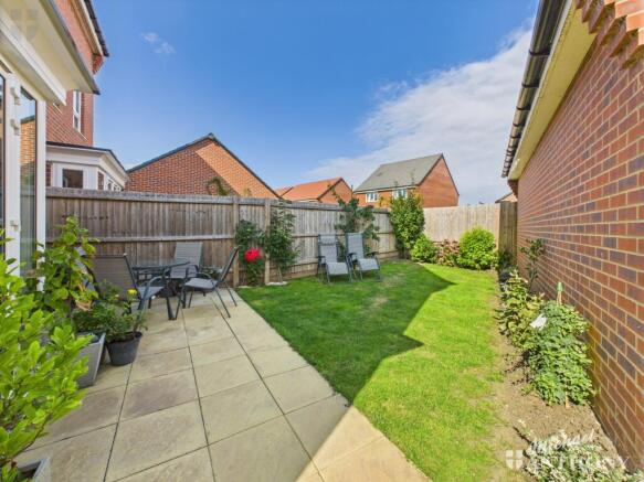 CAM03852G0-PR0374-STILL005