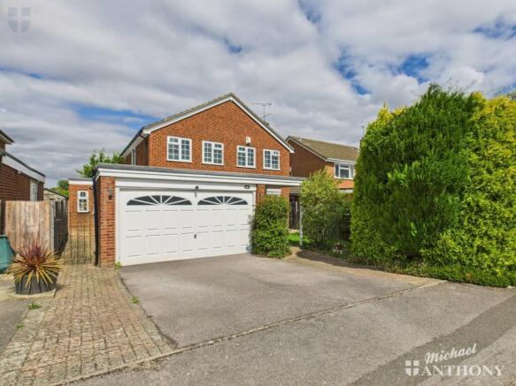 CAM03852G0-PR0377-STILL029