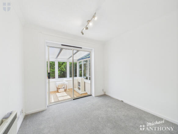 CAM03218G0-PR0738-STILL007