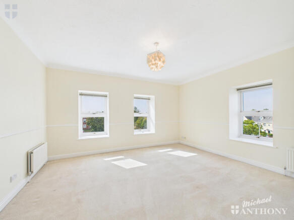 CAM03218G0-PR0739-STILL010