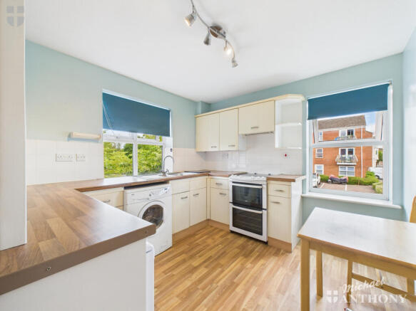 CAM03218G0-PR0742-STILL007