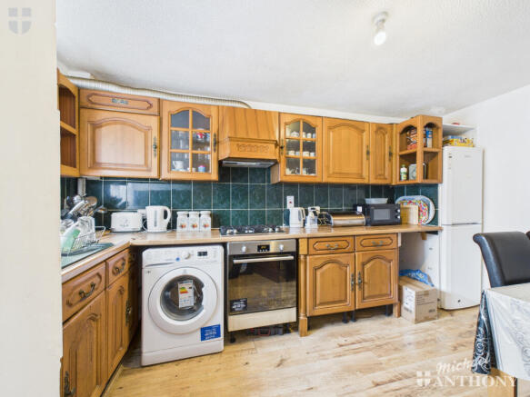 CAM03218G0-PR0759-STILL013